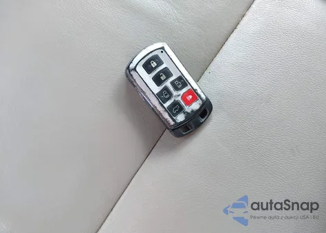 2017 Toyota Sienna Xle 8 Passenger from USA, damaged, VIN 5TDYZ3DC0HS815225